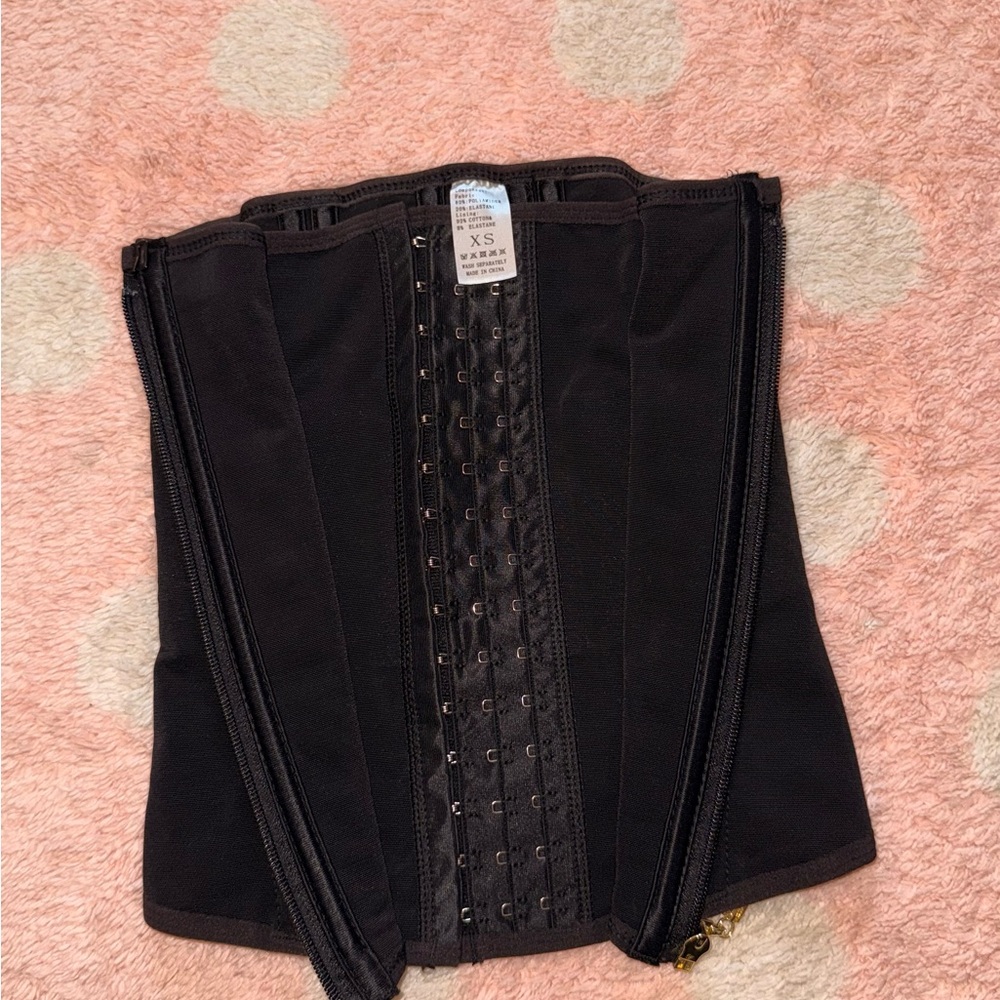 Elegant Black Waist Cincher